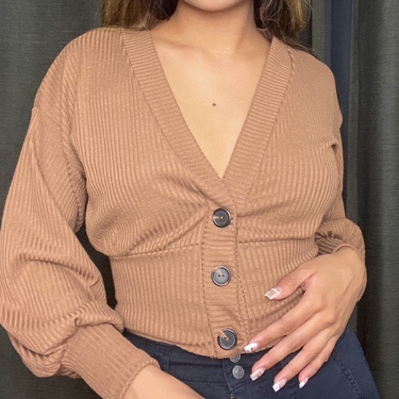 Brown button up sweater with puffy sleeves - Picture 3 of 4